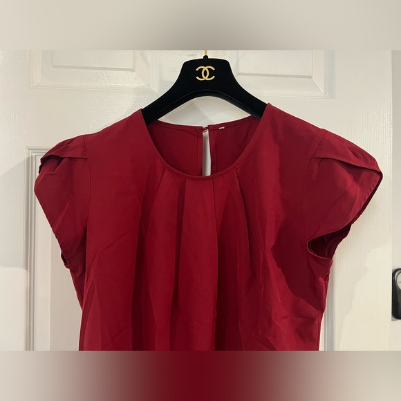 Tasamo Red Round Neck Basic Pleated Top Cap Petal Sleeves Curved loose Blouse M - Picture 5 of 10